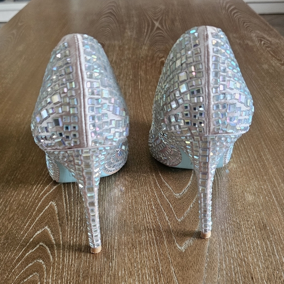 Betsey Johnson Sparkle Pumps - Picture 3 of 8